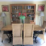 Belle Villa Arlesienne Avec Piscine, Terrasse, Jardin, Garage