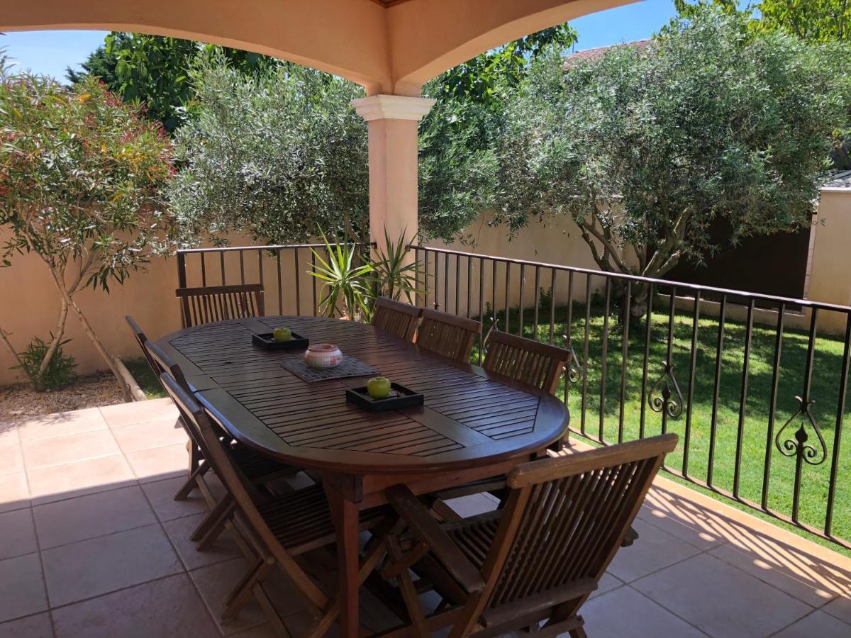 Villa Belle Arlesienne Avec Piscine, Terrasse, Jardin, Garage